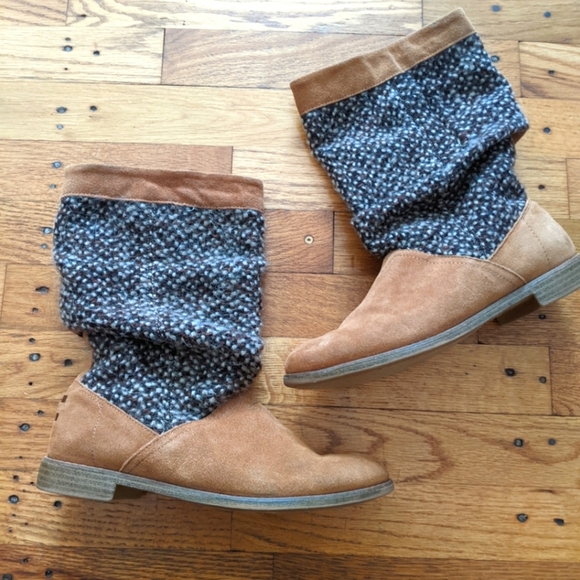 Toms Suede and Sweater Boots - Picture 1 of 8